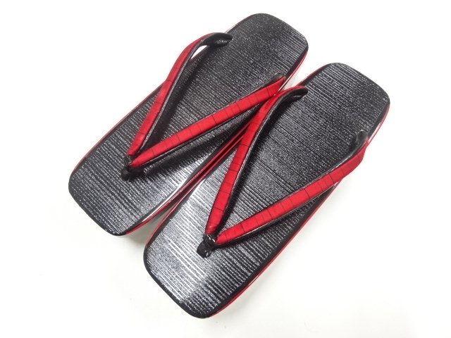 JAPANESE KIMONO / LACQUERED PAULOWNIA GETA (23CM)